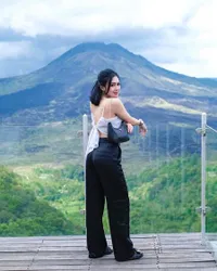 Pamer Body Goals, Intip Deretan Foto Wika Salim Main ke Gunung yang Curi Perhatian Netizen