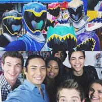 Pamer Rambut Silver, Yoshi Sudarso Si Ranger Biru Makin Ganteng!