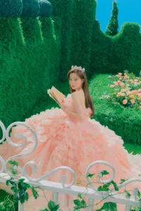 Pamer Visual Disney Princess, 7 K-Pop Idol Cewek Ini Makin Anggun Pakai Poofy Dress: Bikin Fans Klepek-Klepek!