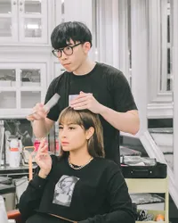 Pamer Warna Rambut Baru dan Poni Rata, Awkarin Dibilang Mirip Lisa BLACKPINK