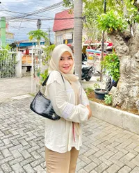 Pancarkan Aura Positif, Intip 9 Potret Rosa Meldianti yang Makin Berseri dan Kalem Usai Berhijab - Kini Fokus Berbisnis