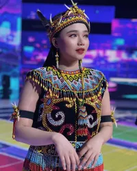 Panen Pujian, Intip Potret Cantik Aulia DA & Putri DA Pakai Baju Dayak - Mengaku Bangga dan Sekaligus Merinding
