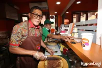 Pangky Suwito Aktor 'Panji Manusia Millenium' Sibuk Jual Martabak