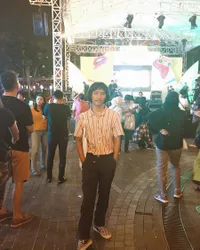 Parade Fashion Super Fun di We The Fest 2019: Neon, Ghotic Sampai Batik!