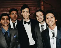 Party Bareng Teman di AS, Cewek Inikah Pacar Iqbaal Ramadhan?