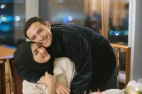 Pasangan Kiyowo, 8 Potret Rifky Balweel dan Biby Alraen yang Adem Ayem