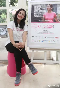 Pasca Cium Reza, Chelsea Islan Kini Berbahagia di 'PINKY PROMISE'