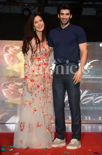 Pasca Putus Dari Ranbir, Katrina dan Aditya Makin Lengket Mesra