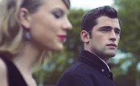 Peluk - Bersandar Manja Sean O'Pry & Pacar Super Mesra, Awas Iri!