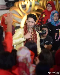 Peluk Fans di Malam Perpisahan, Shaheer Sheikh Berurai Air Mata