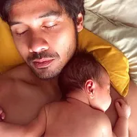 Pelukan Chicco dan Putri Marino Untuk Surinala, Hangat Bahagia