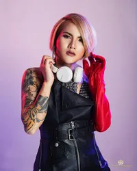Pemotretan, Evelyn Nada Anjani Tunjukkan Pesona Glamor dan Elegan