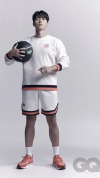 Pemotretan Hyun Bin Sedang Olahraga, dari Main Basket Sampai Lompat Tali
