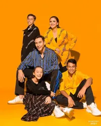 Pemotretan Keluarga Darius Sinathrya dan Donna Agnesia Bersama 3 Anak, Harmonis Sampai Tampil Matching!
