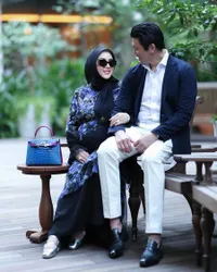 Pemotretan Terbaru Syahrini dan Reino Barack, Aura Bumil Glowing Kian Terpancar