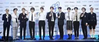 Penampilan 31 Idol K-Pop di Blue Carpet Soribada Best K-Pop Music Awards 2020, NCT Dream Bak Pangeran - MAMAMOO Swag Abis