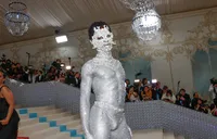 Penampilan di Luar Nalar Met Gala 2023, Lil Nas X 'Cosplay' Manusia Silver dan Jared Leto Jadi Kucing Cute