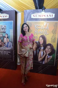 Penampilan Memukau Seleb di Indonesia Box Office Movie Award 2017