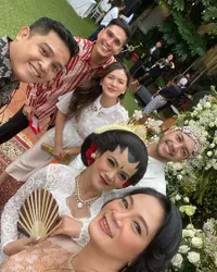 Penampilan Selebriti yang Hadir di Pernikahan Indah Indriana, Curi Perhatian