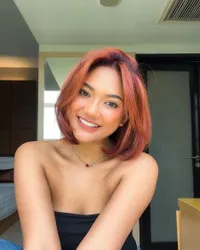 Penampilan Sering Dihujat, 8 Potret Terbaru Marion Jola Berani dengan Rambut Merah