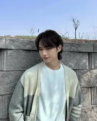 Penasaran Gimana Kecocokan Cewek Sagitarius dengan Jun SEVENTEEN yang Berzodiak Gemini? Cek Yuk!