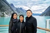 Pengalaman Baru, Titi Rajo Bintang Coba Dog Sledding di Alaska