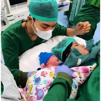 Penuh Kebahagiaan, 8 Potret Nabila Maharani Istri Tri Suaka Melahirkan Anak Pertama di Tanggal Cantik
