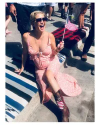 Perayaan 4th of July Ala Seleb: Selfie Hot & Piknik Serba Amerika