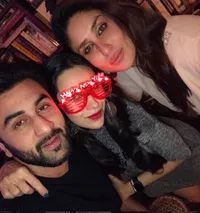 Perayaan Tahun Baru 2017 ala Seleb Bollywood, Banyak Yang Seru!