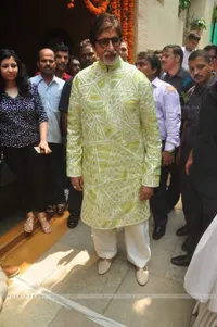 Perayaan Ultah ke-73 Amitabh Bachchan, Meriah Tapi Tak Mewah