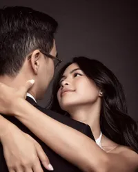 Perdana, 16 Potret Prewedding Maudy Ayunda dan Jesse Choi Yang Baru Terungkap - Dandan Casual Sampai Elegan Pakai Hanbok
