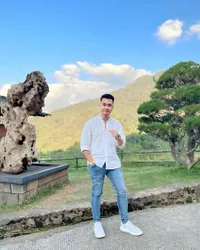 Perjalanan Karier Eza Gionino Bintang Sinetron 'NAIK RANJANG', Berawal dari Cover Boy Kini Jadi Aktor yang Diperhitungkan di Industri Hiburan 