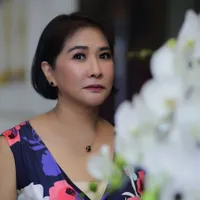 10 Potret Yurike Prastika yang Pernah Akan Disiram Air Keras Berkat Adegan Panasnya - Pose Tanpa Busana di Ranjang Ramai Disorot