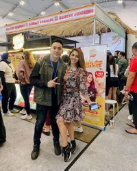 Pernah Dikado Peternakan Sapi dan Kambing, Ini 8 Potret Harmonis Jenita Janet dan Suami yang Hampir 3 Tahun Menikah - Makin Mesra Banget