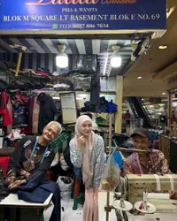 'Persiapan Pernikahan', Potret Ayana Moon Kecilkan Baju di Bapak Penjahit Lokal Blok M