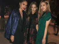 Pertemanan Internasional, Seperti Ini 8 Potret Kedekatan Cinta Laura dengan Artis Mancanegara