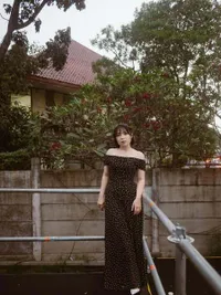 Pesona Bernadya dengan Poni dan Gaun Polkadot di Synchronize 2025