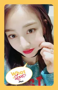 Pesona Cantik 9 Member TWICE di Photo Card Album 'What is Love?'