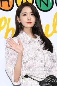 Pesona Cantik & Stylish Yoona SNSD Hadiri Event Chanel X Pharrell