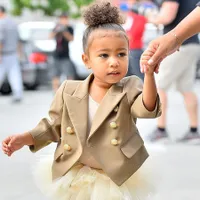 Pamer Tawa Hingga Tarian Lucu, North West Cantik Menggemaskan!