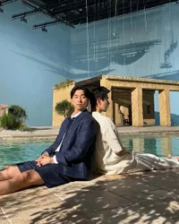 Pesona Gong Yoo Pakai Celana Pendek, Serasa Bisa Digapai
