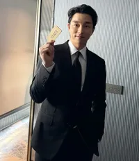 Pesona Pria Well Done, 10 Aktor Korea yang Karismanya Meluber Bahkan Pakai Jalur Langit Tetap Tak Bisa Didapatkan