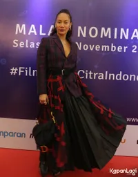Pesona Tara Basro & Para Seleb di Red Carpet Malam Nominasi FFI 2019