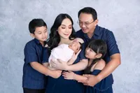Photoshoot Ahok & Puput Bareng Tiga Anak, Potret Keluarga Bahagia