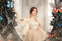 Photoshoot Cassandra Lee, Cantik Bak Princess & Berhias Kupu-Kupu