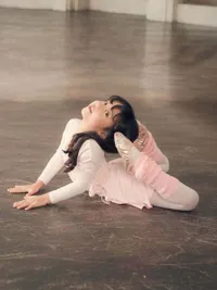 Photoshoot Chava Anak Rachel Vennya Saat Balet, Jago Split