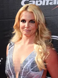 Photoshop Fail! Foto-Foto Editan Britney Spears Yang Bikin Heboh