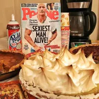 Pie - Kalkun, Serunya Perayaan Thanksgiving Selebriti Holly Ini 