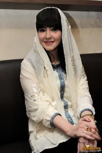 Pilih 'Taubat', Ita Purnamasari Tampil Cantik Dengan Hijab