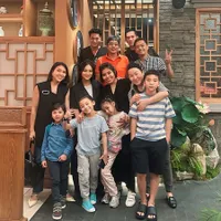 Pindah ke Sydney, 8 Potret Rini Yulianti Perpisahan Bareng Teman-Teman & Saudara di Jakarta
